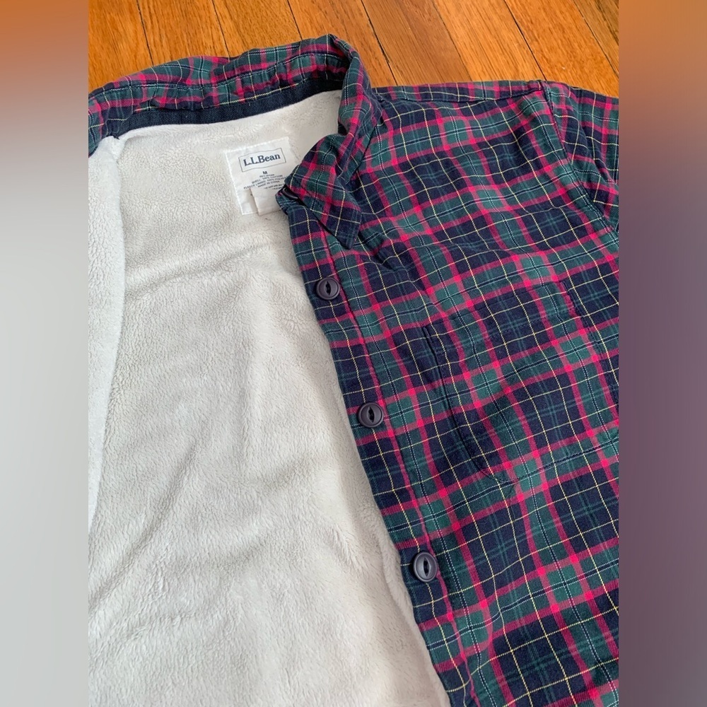 Women’s L.L. Bean fleece lined plaid button down size M - Picture 2 of 7